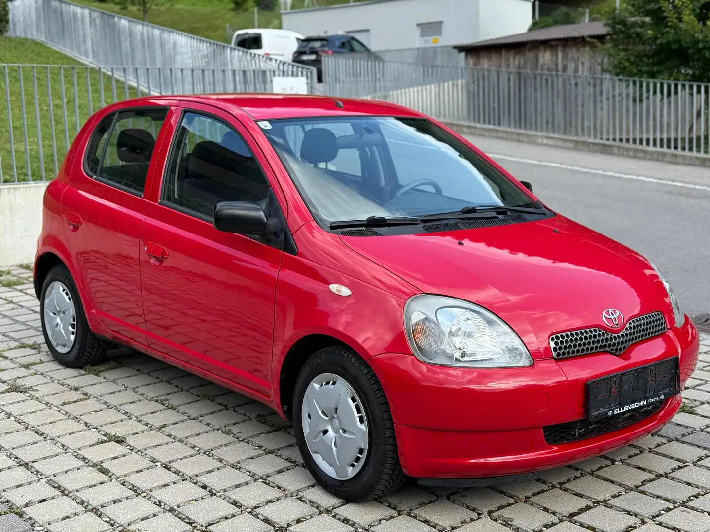 Toyota Yaris 1.0 Benzin Vorgeführt 2.Besitz - 1