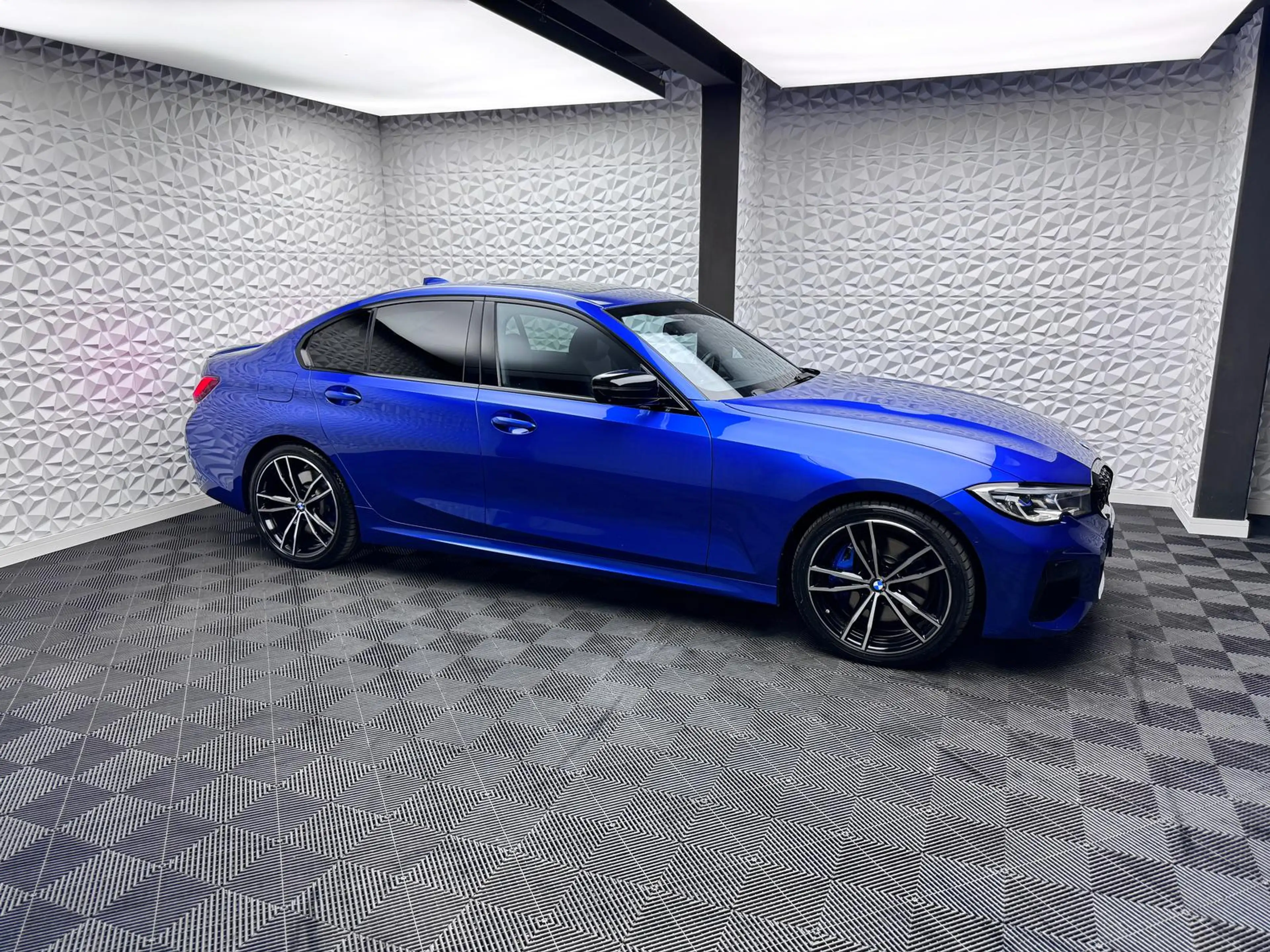 BMW 340 XDR*INDIVIDUAL*DEUTSCH*H&K*LASER*STANDHZ*PANO*AHK — photo 4