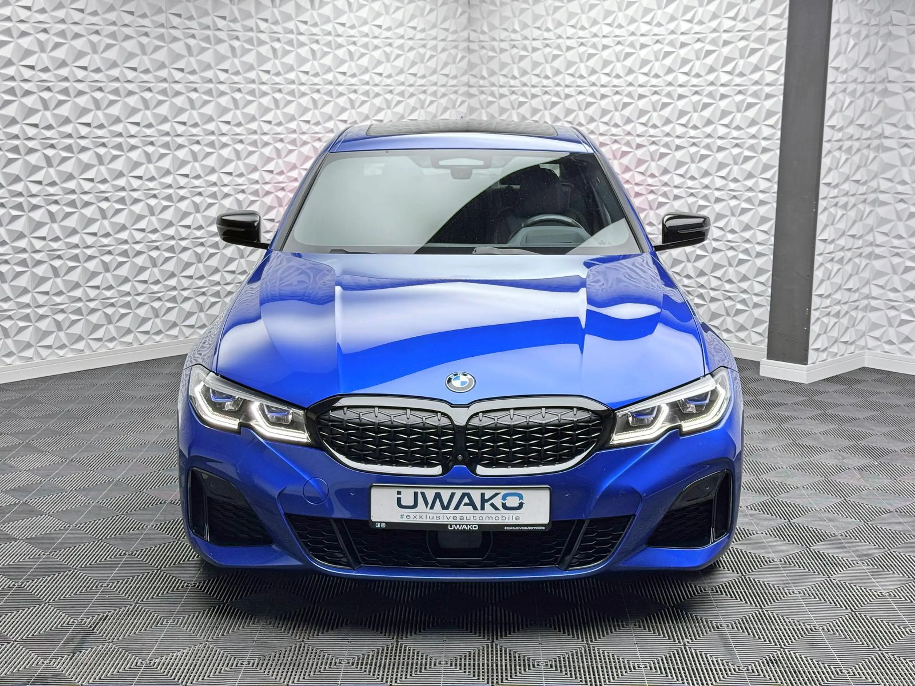 BMW 340 XDR*INDIVIDUAL*DEUTSCH*H&K*LASER*STANDHZ*PANO*AHK — photo 6