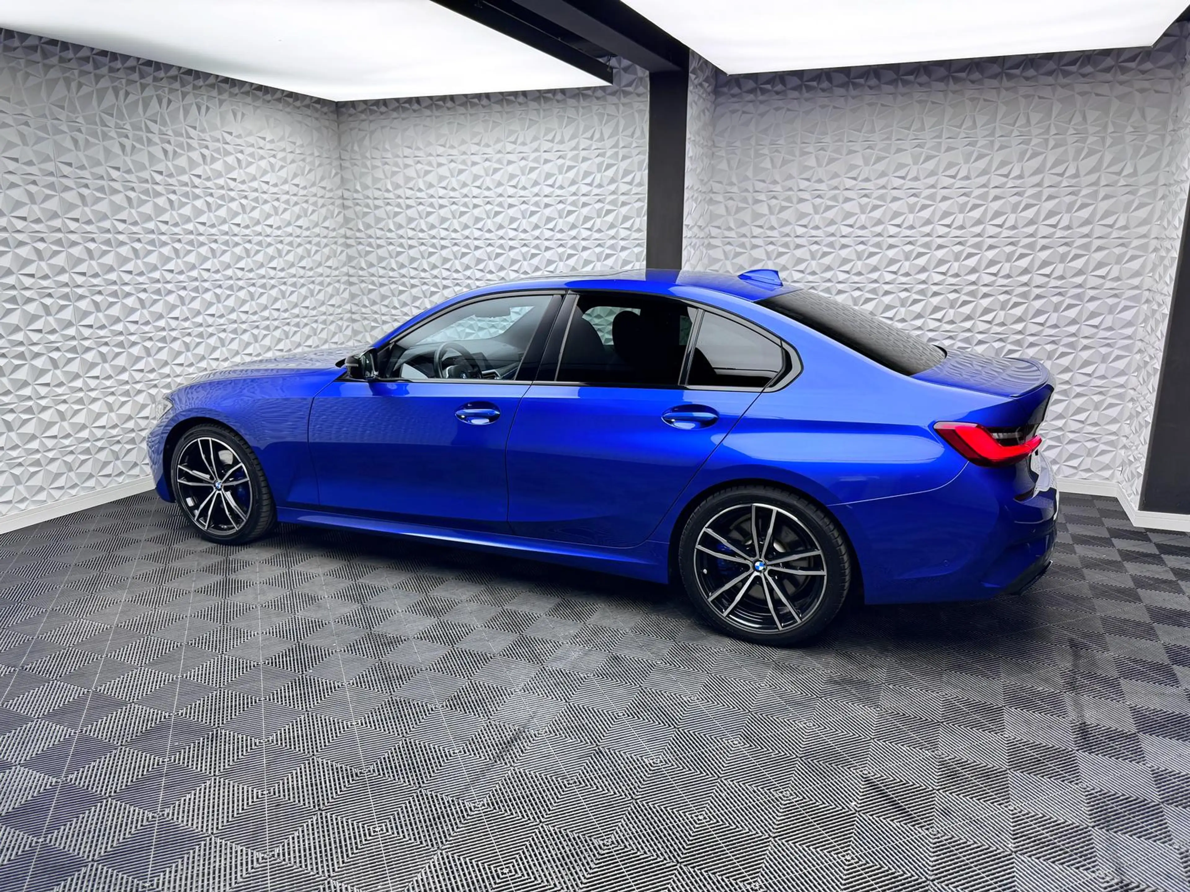 BMW 340 XDR*INDIVIDUAL*DEUTSCH*H&K*LASER*STANDHZ*PANO*AHK — photo 5