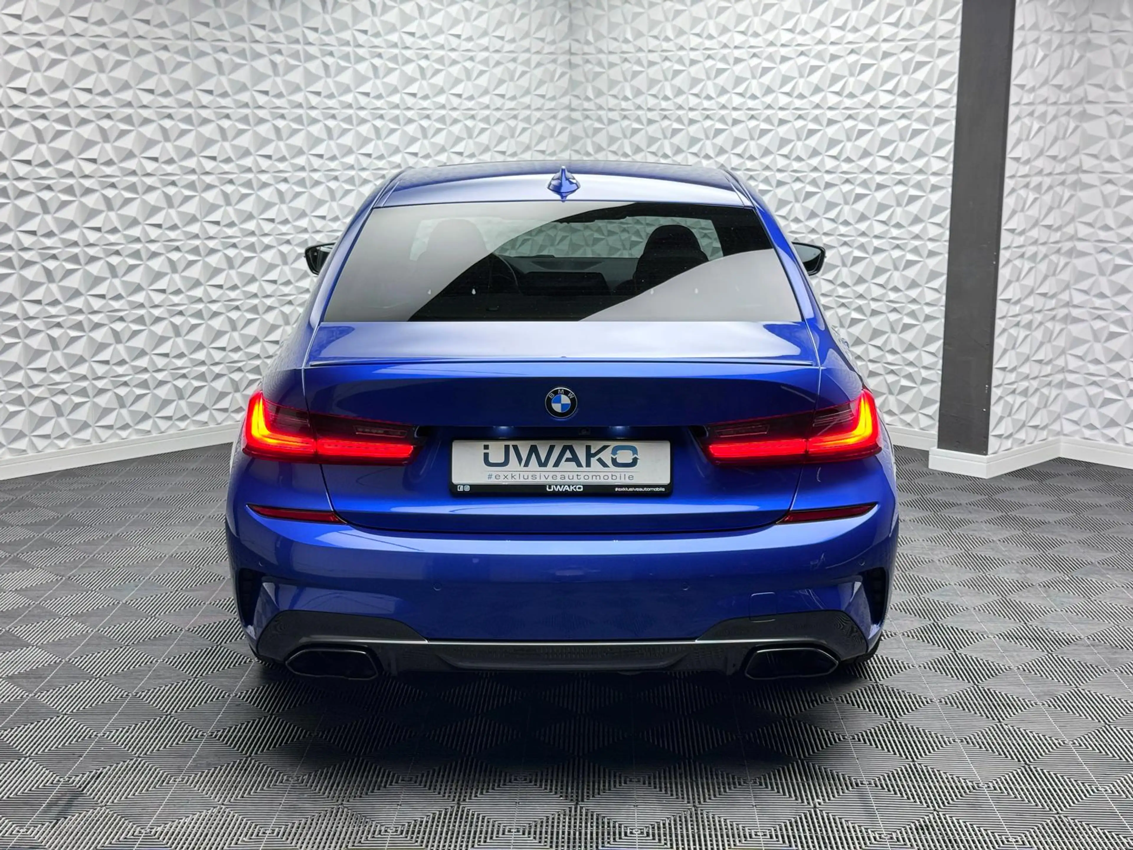 BMW 340 XDR*INDIVIDUAL*DEUTSCH*H&K*LASER*STANDHZ*PANO*AHK — photo 7