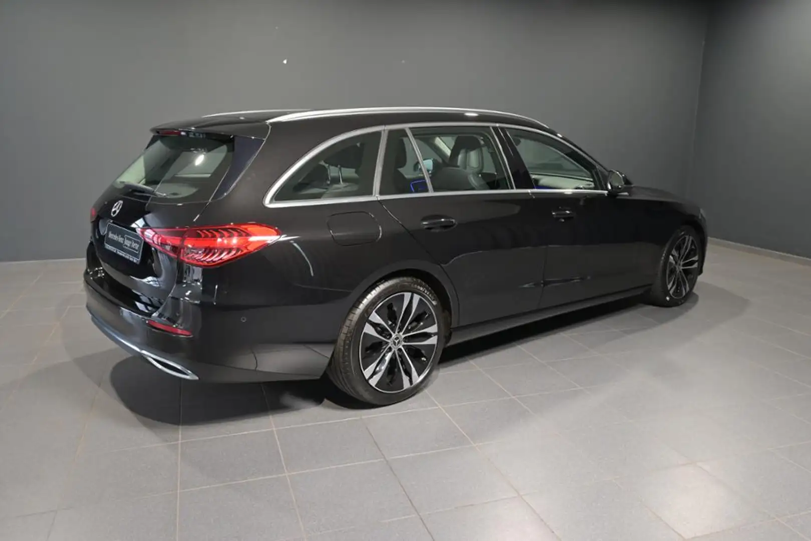 Mercedes-Benz C 220 d T AVANTGARDE/LED/DISTRO/SHZ/KAMERA Zwart - 2