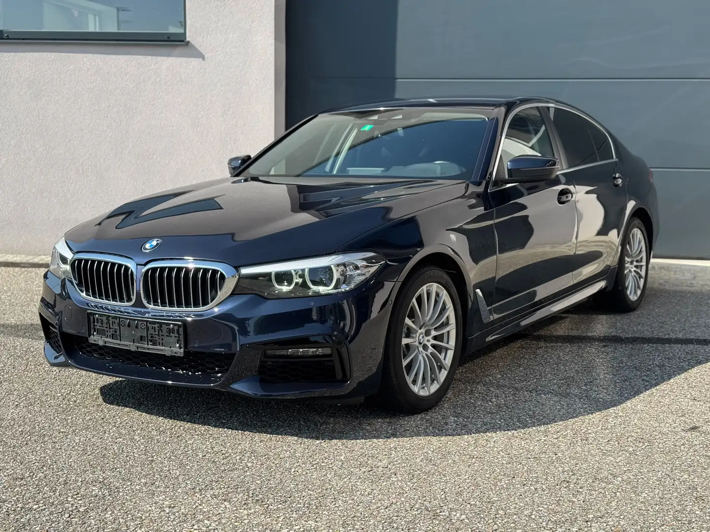 BMW 520 520d *Gepflegter Zustand* Parkassistent Blau - 2
