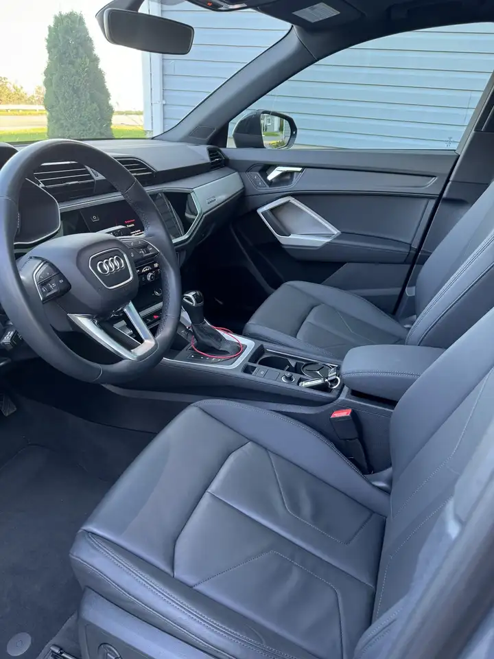 Audi Q3 снимка Audi Q3