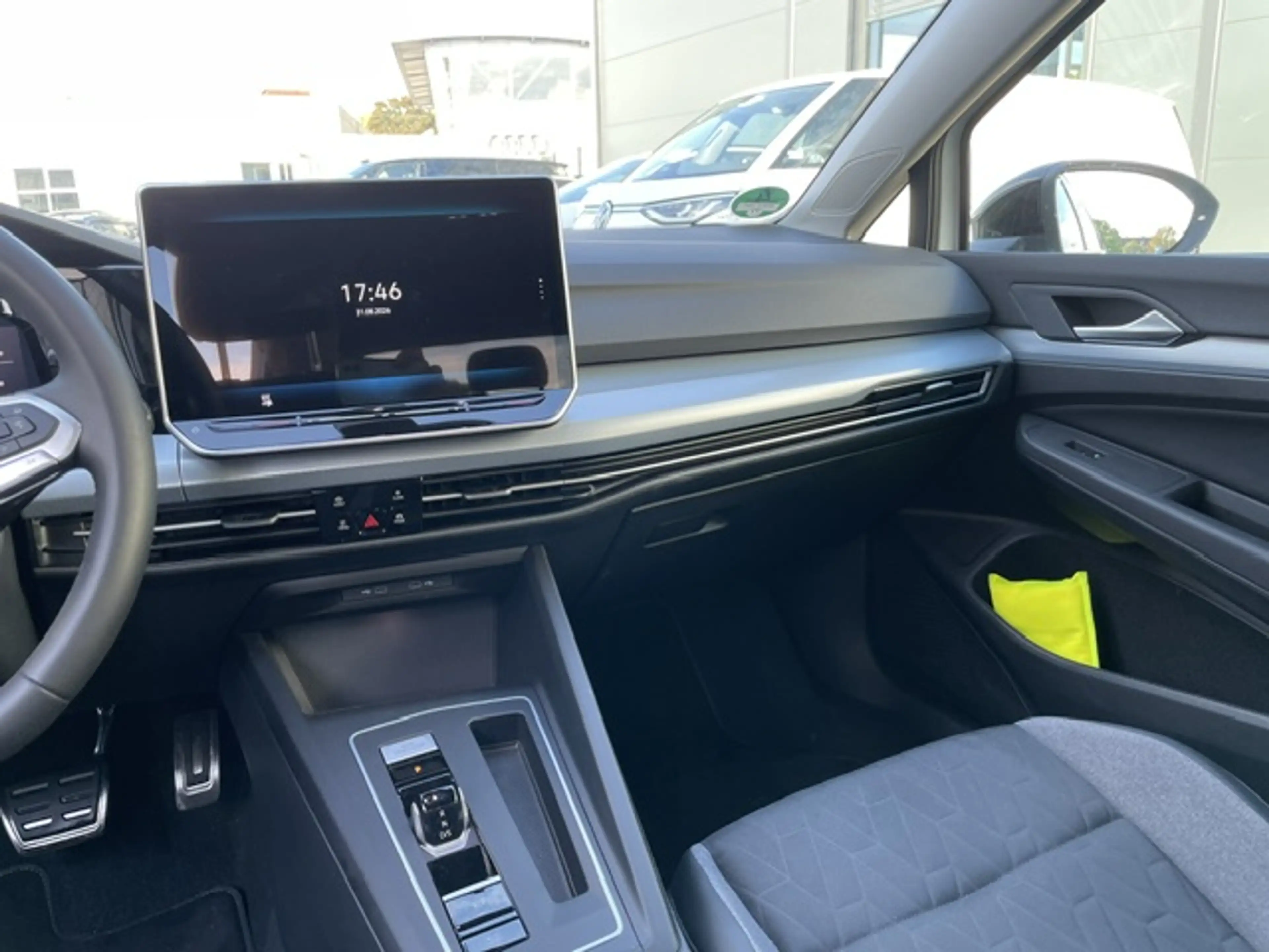 Volkswagen Golf VIII 1.5 TSI eHybrid DSG Energy AHK R-Kamera Na... — photo 12