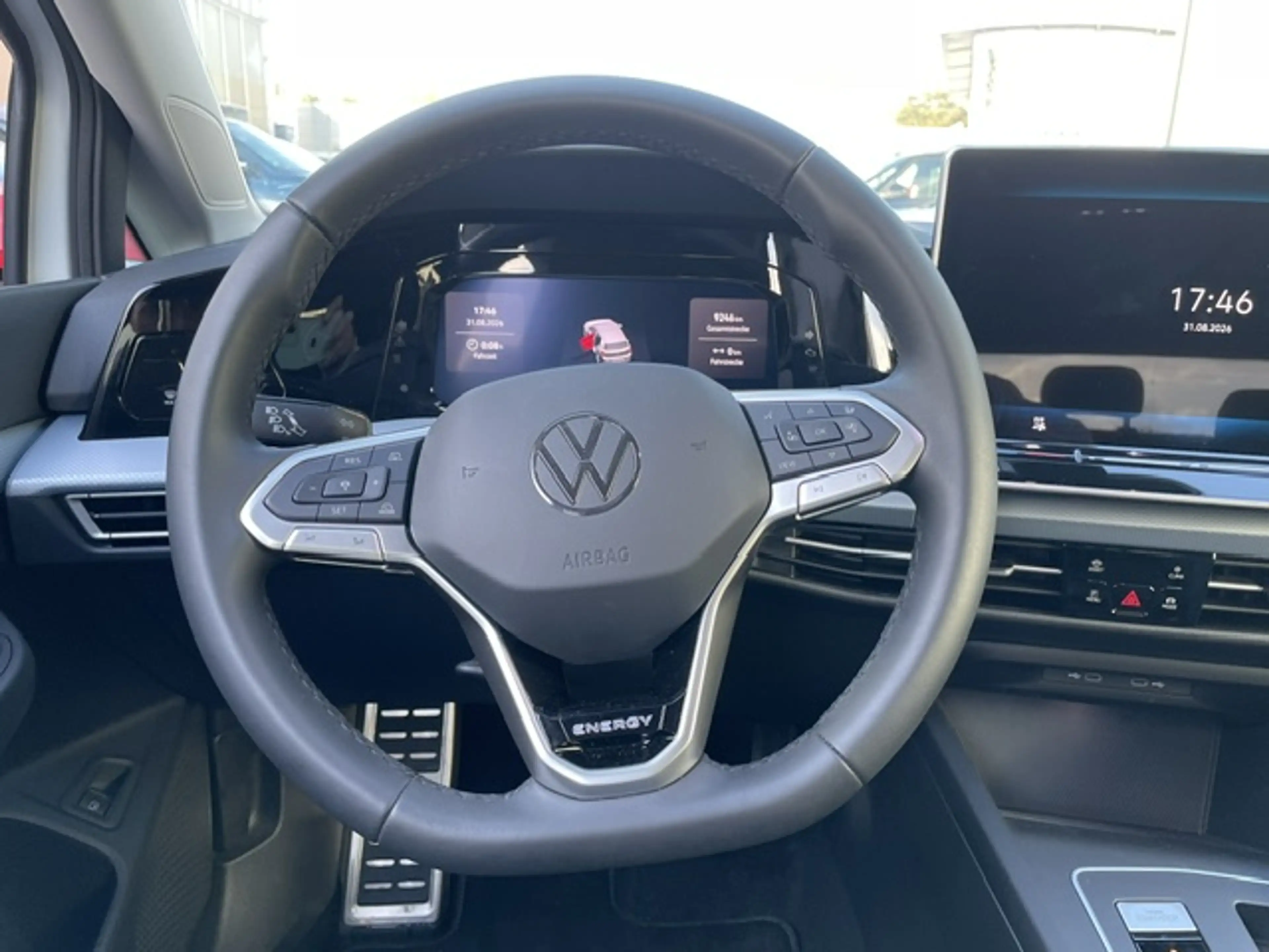 Volkswagen Golf VIII 1.5 TSI eHybrid DSG Energy AHK R-Kamera Na... — photo 8