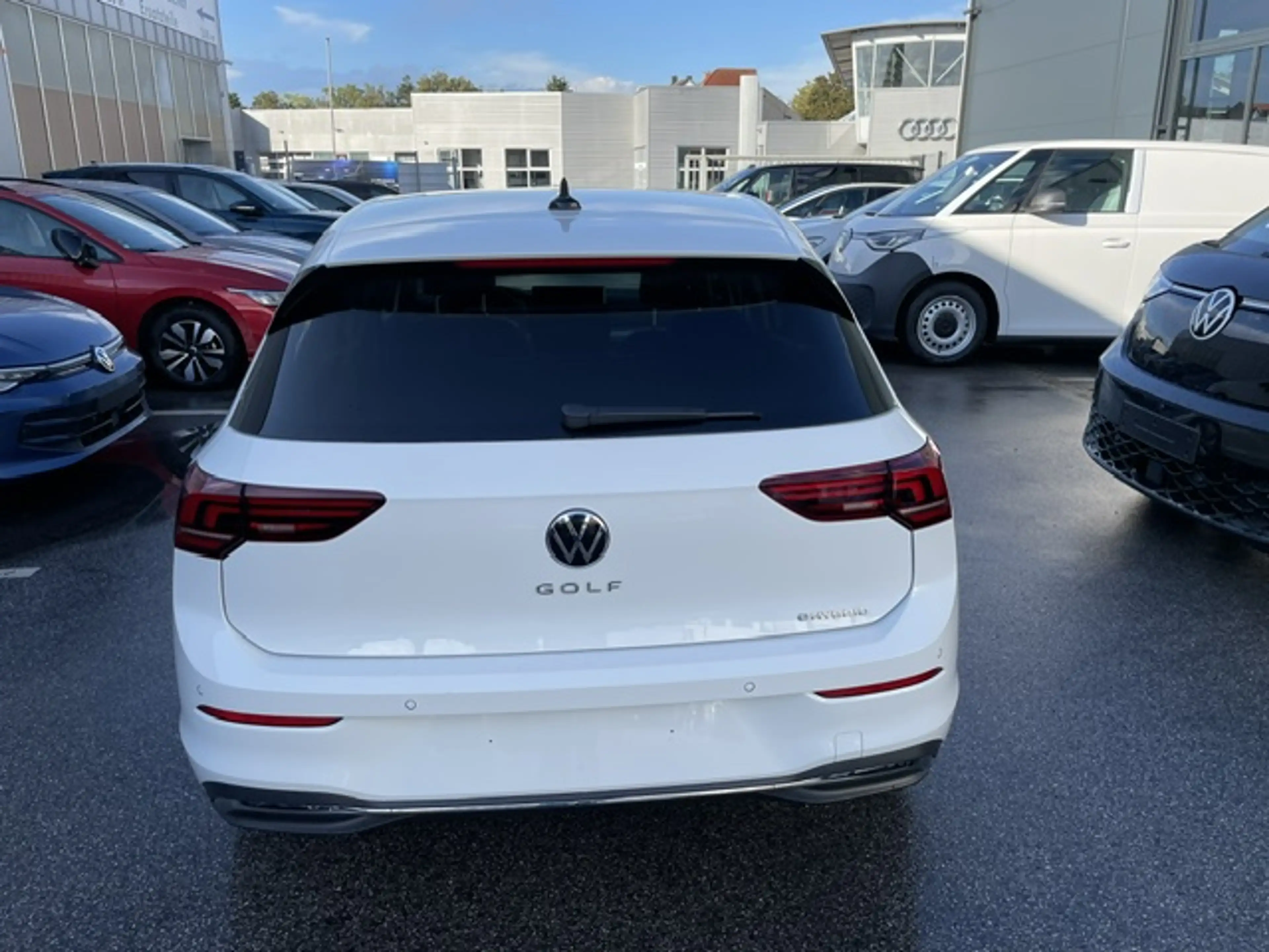 Volkswagen Golf VIII 1.5 TSI eHybrid DSG Energy AHK R-Kamera Na... — photo 6
