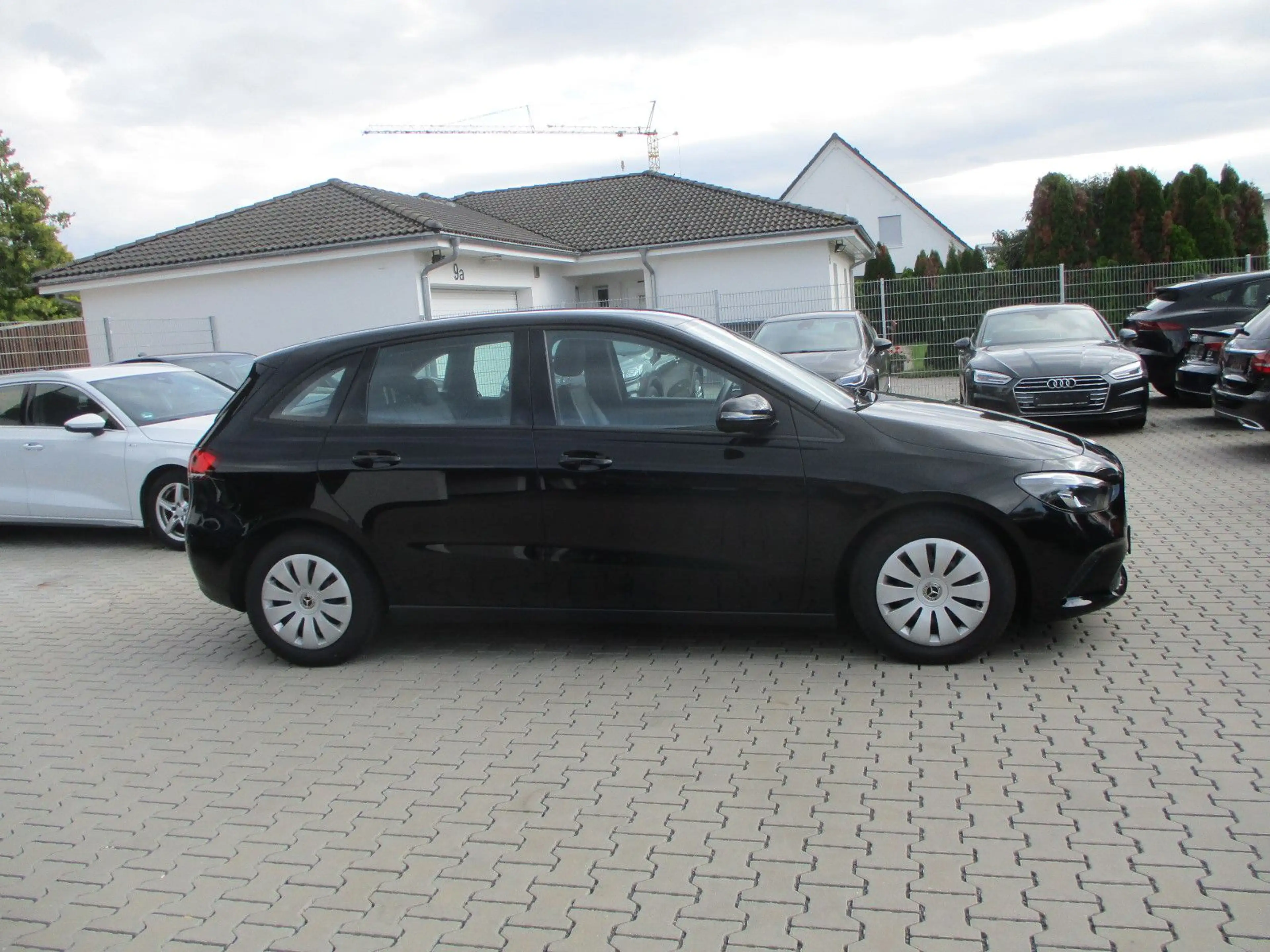 Mercedes-Benz B 180 d NAVI LEDER KAMERA LED TOTW SPURH AHK PDC — photo 14