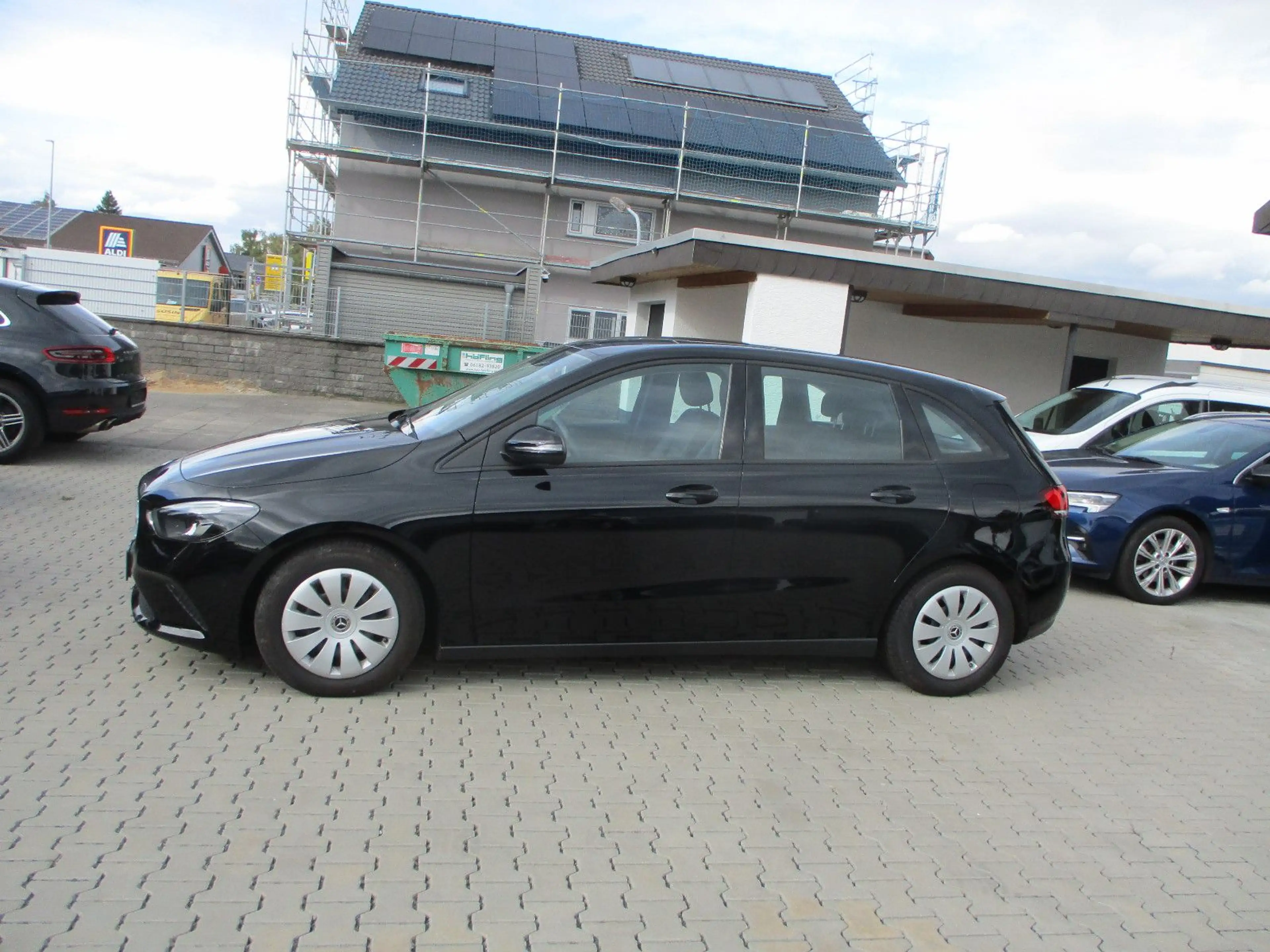 Mercedes-Benz B 180 d NAVI LEDER KAMERA LED TOTW SPURH AHK PDC — photo 15