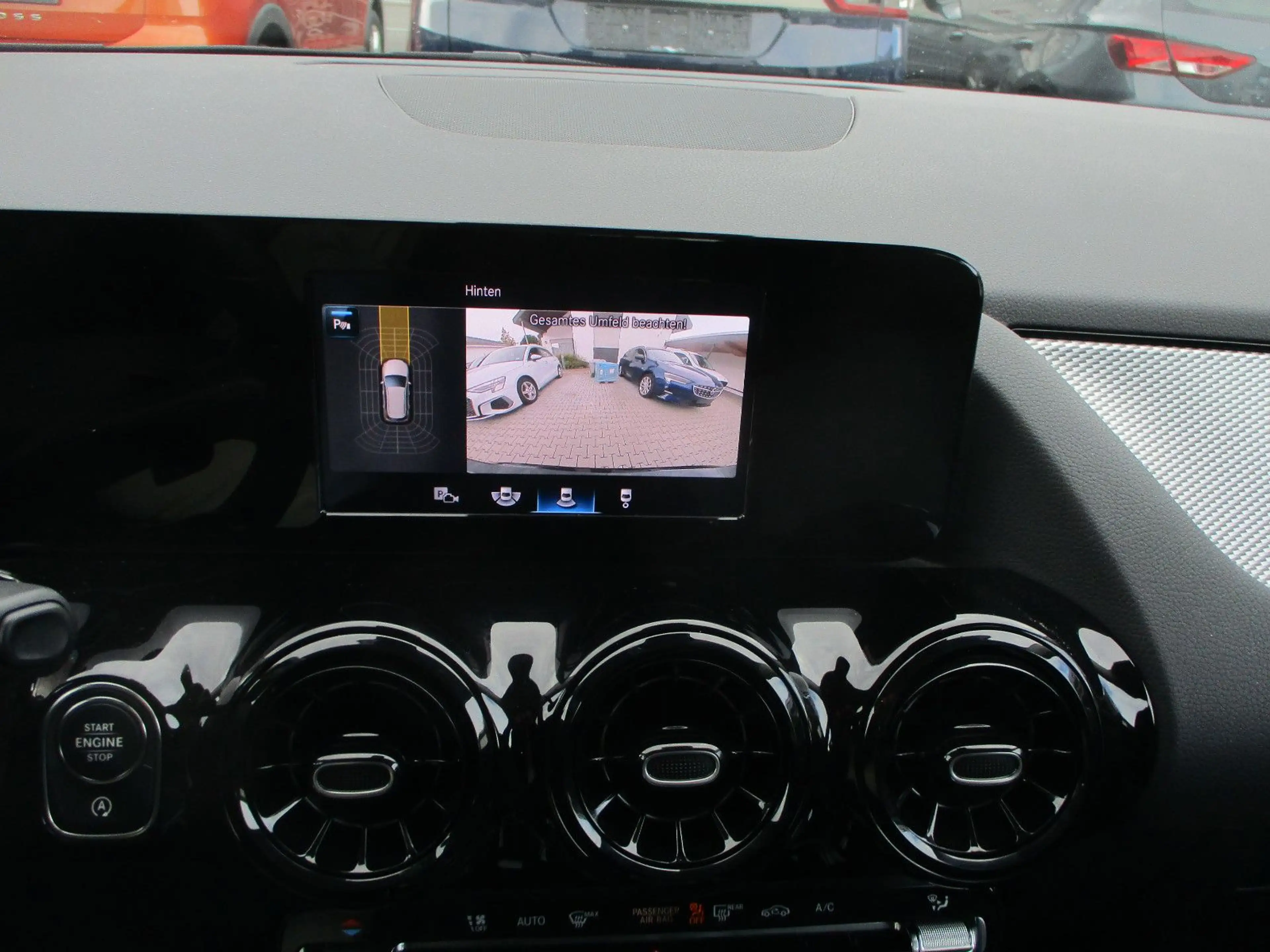 Mercedes-Benz B 180 d NAVI LEDER KAMERA LED TOTW SPURH AHK PDC — photo 2