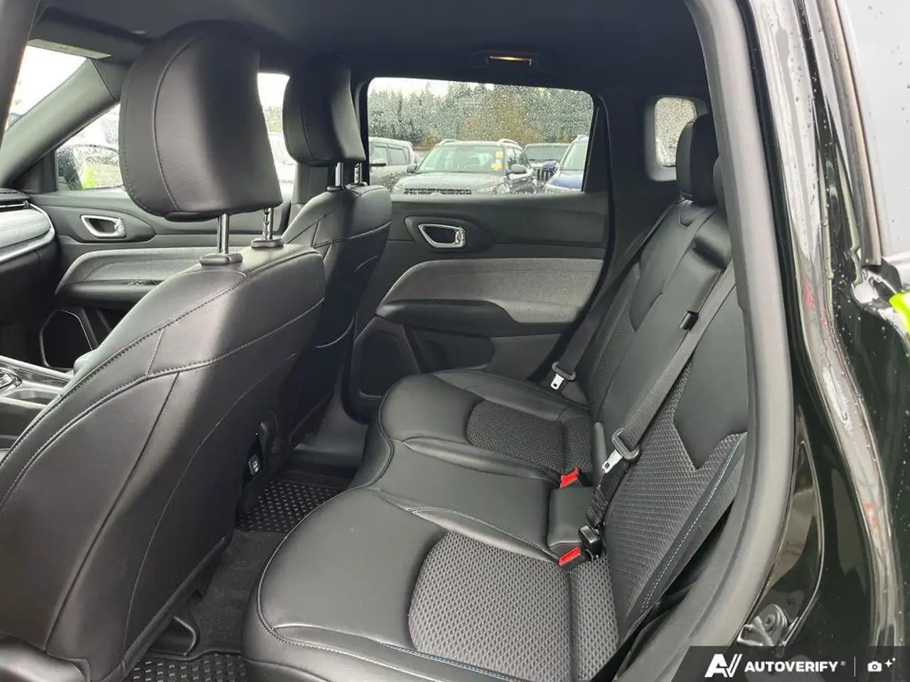 Jeep Compass photo Jeep Compass