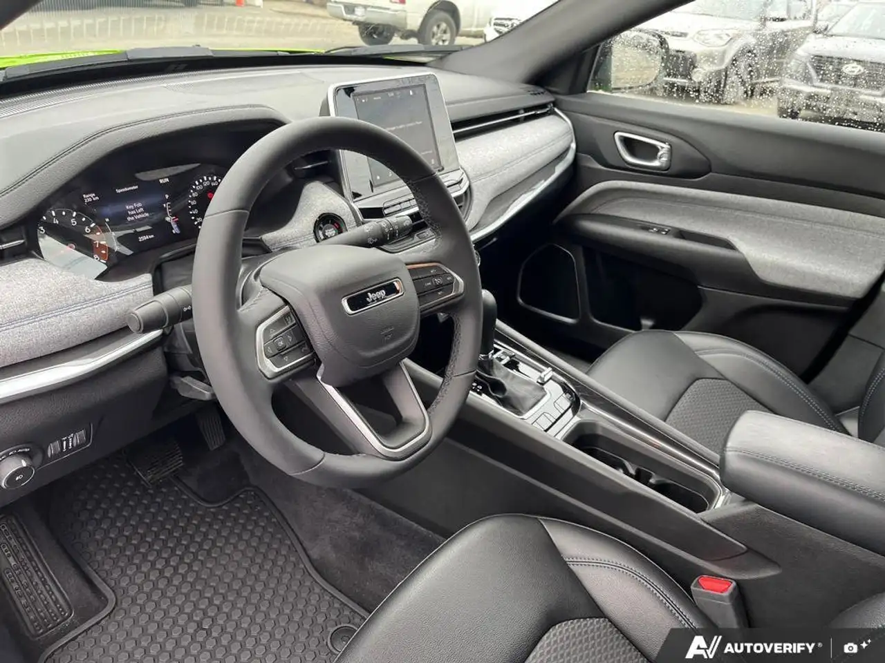 Jeep Compass photo Jeep Compass