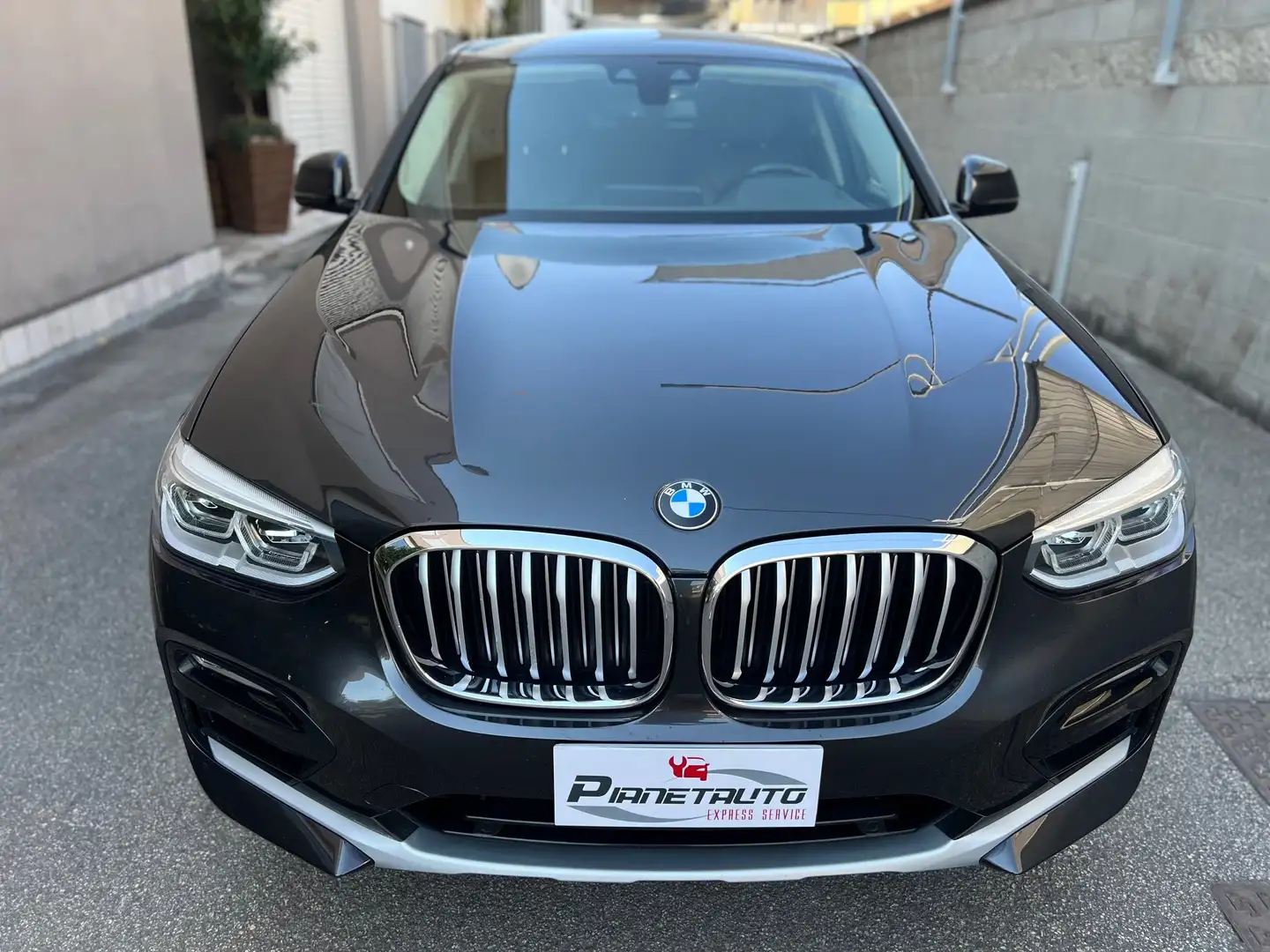 BMW X4 xdrive20d xLine AUTOM. NAVI/LED/PELLE/19; PERFETTA Grigio - 2