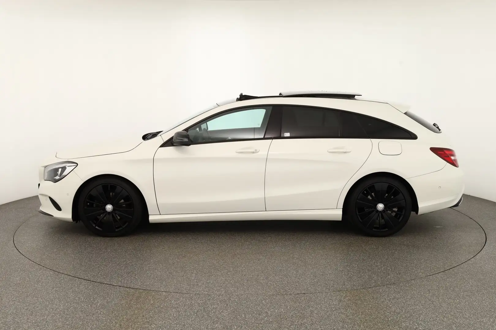 Mercedes-Benz CLA 180 Shooting Brake LED Navi Standheizung ACC Bianco - 2