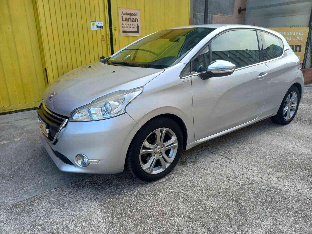 Peugeot 208 serie 1.2 VTi 82 CV 3 porte Allure  neopatentati