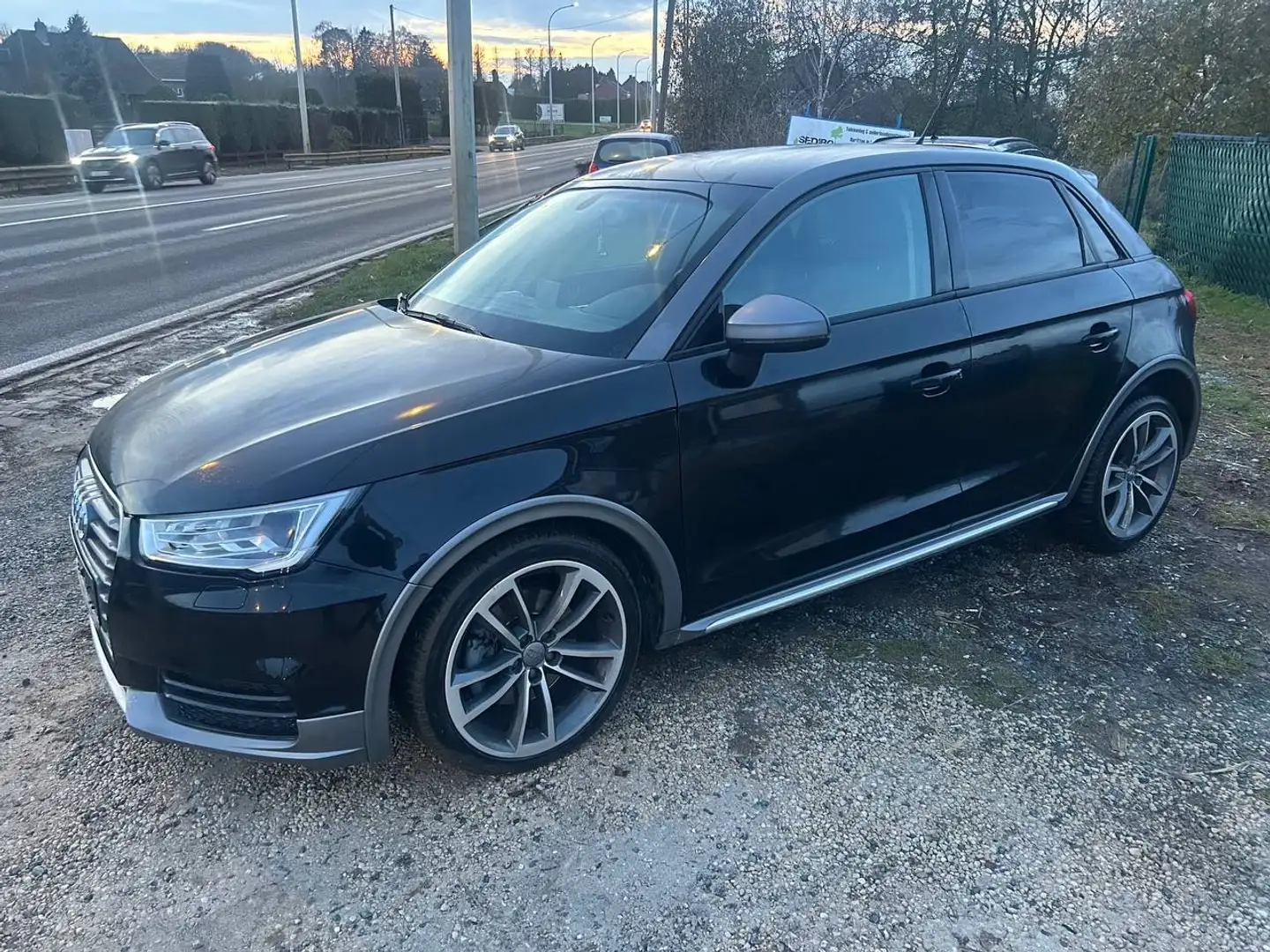 Audi A1 A1 Sportback 1.4 TFSI ACTIVE Noir - 2