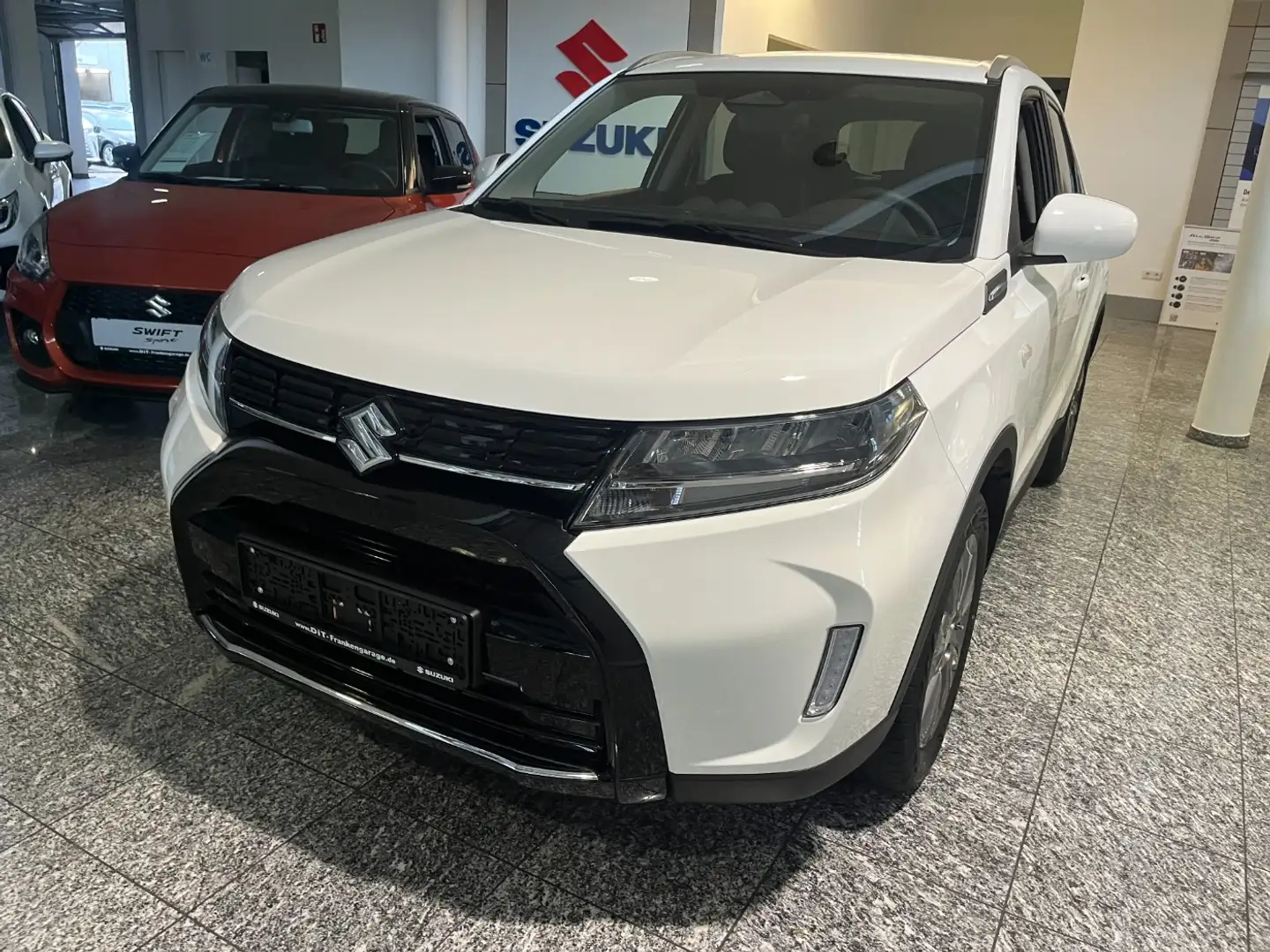 Suzuki Vitara 1.5 AGS Comfort ALLGRIP HYBRID 4x4 LED Fehér - 1
