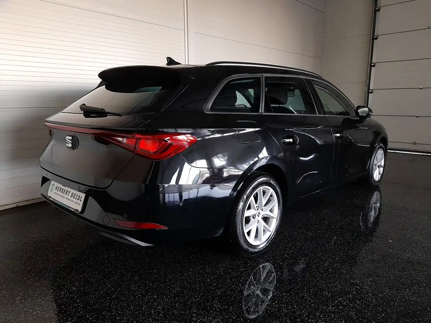 SEAT Leon ST Style 2,0 TDI DSG *VIRTUELL / LED / NAVI / A... Schwarz - 2