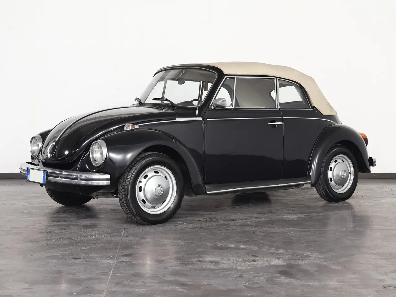 Volkswagen Maggiolino Cabrio, foto 1