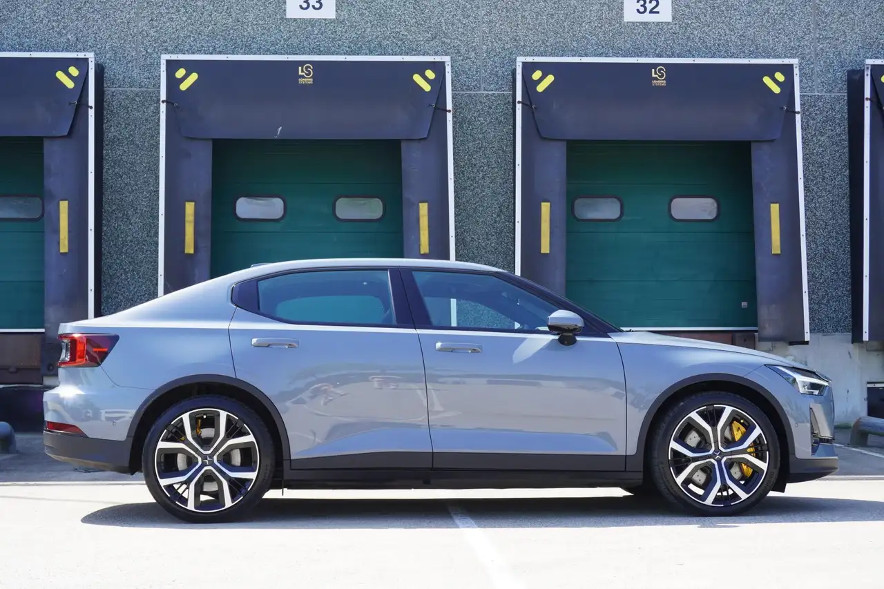 Polestar 2 2023
