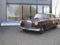 Mercedes-Benz 190 Automaat 190 D Staat in de Krim Rojo - thumbnail 1