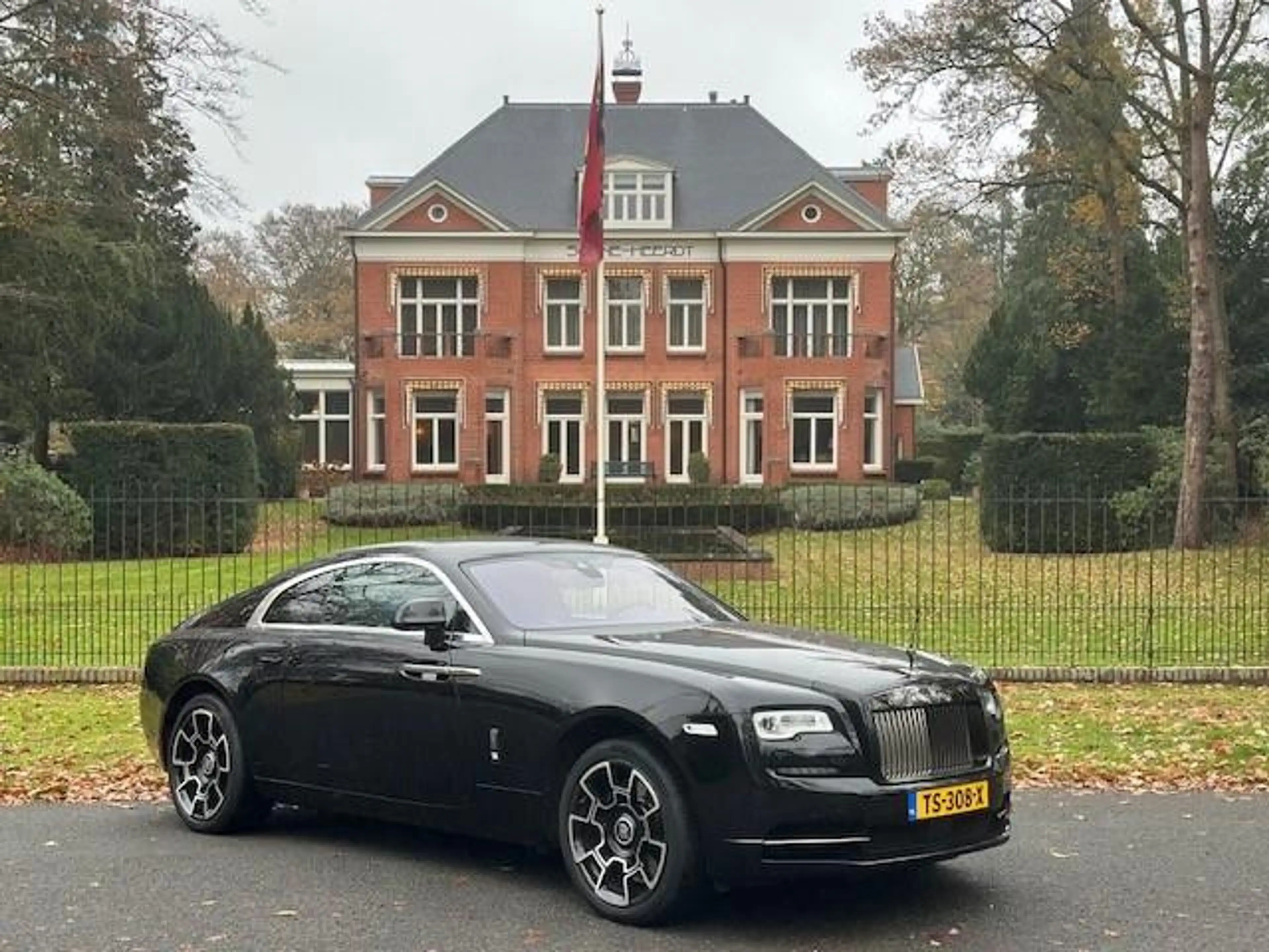 Rolls-Royce Wraith 6.6 V12 — photo 9