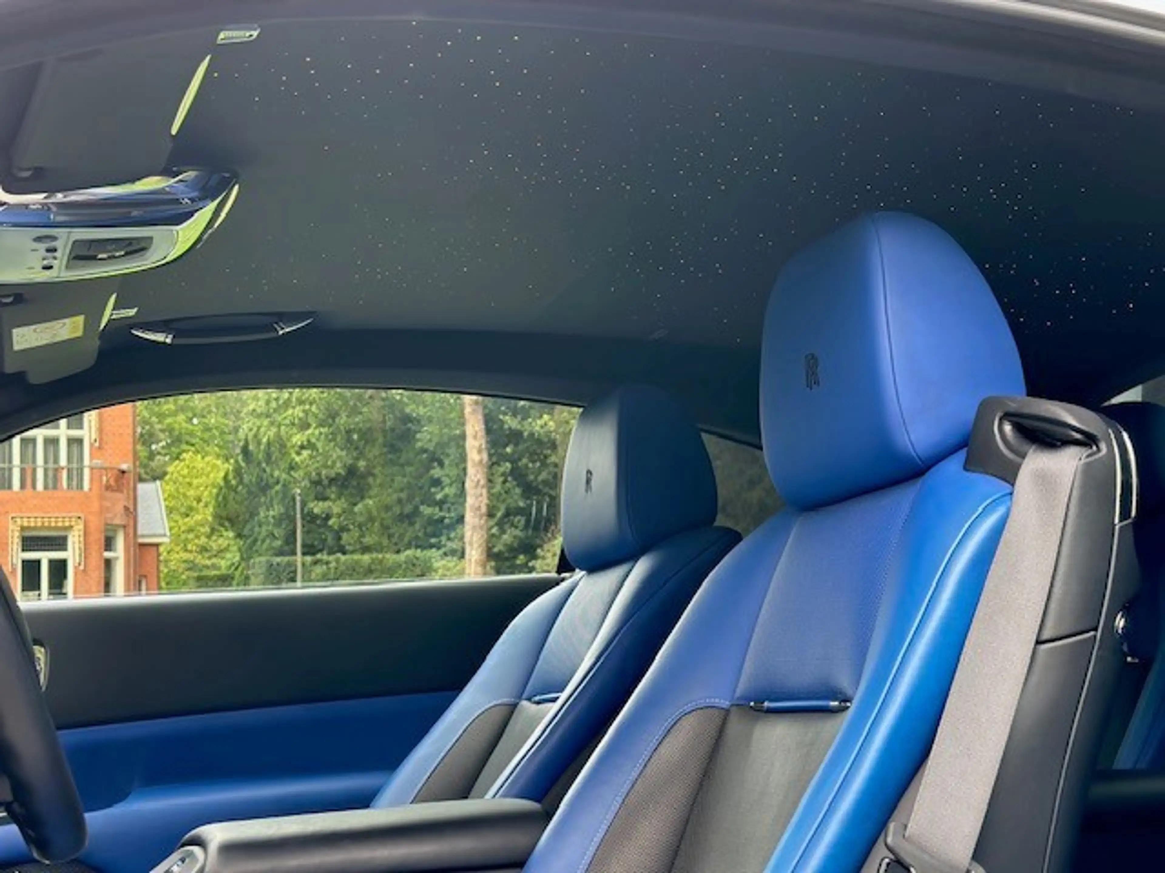 Rolls-Royce Wraith 6.6 V12 — photo 36