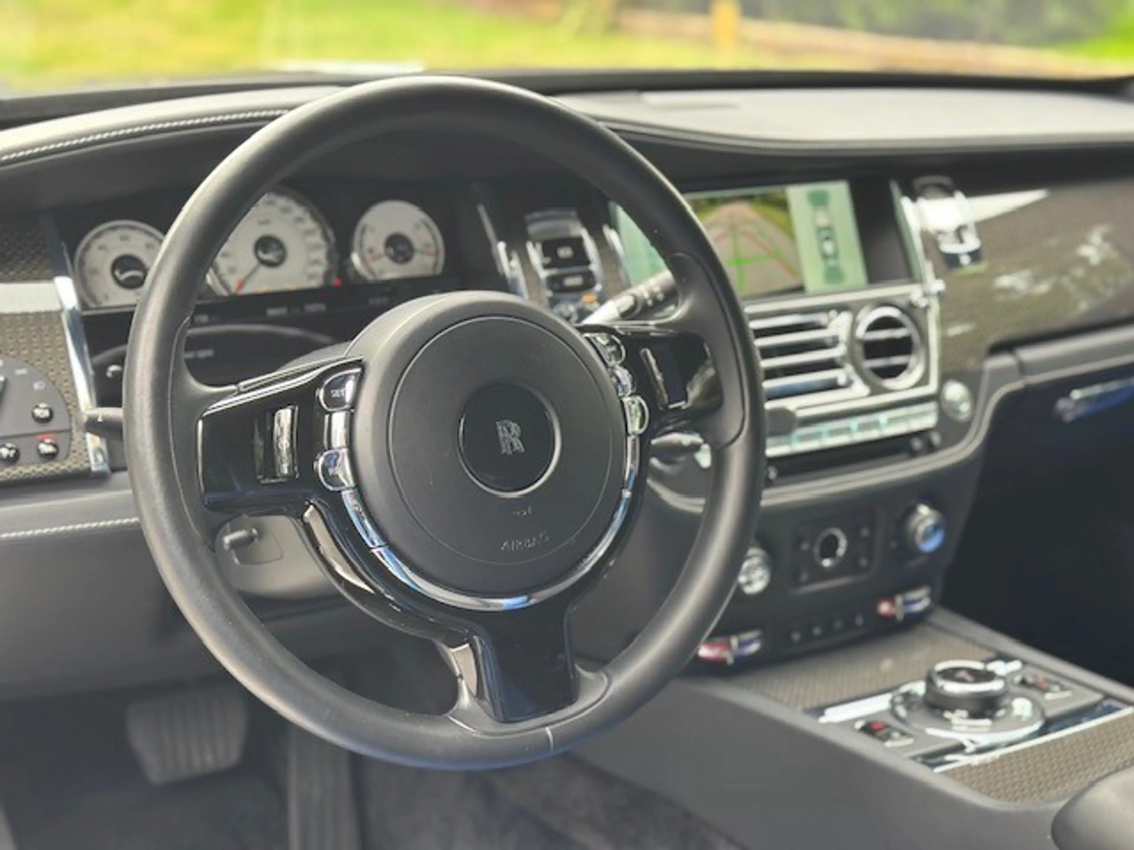 Rolls-Royce Wraith 6.6 V12 — photo 33