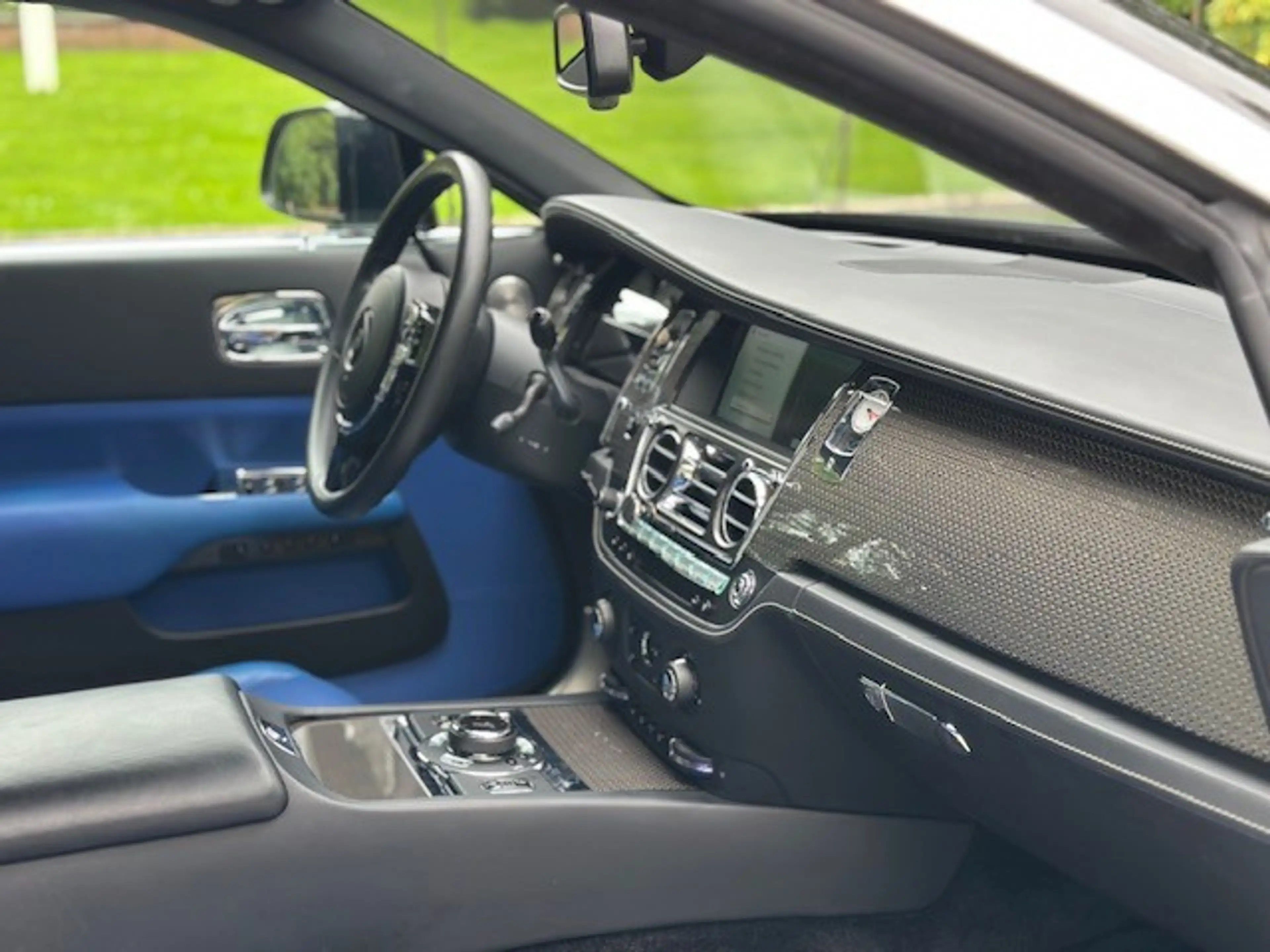 Rolls-Royce Wraith 6.6 V12 — photo 43
