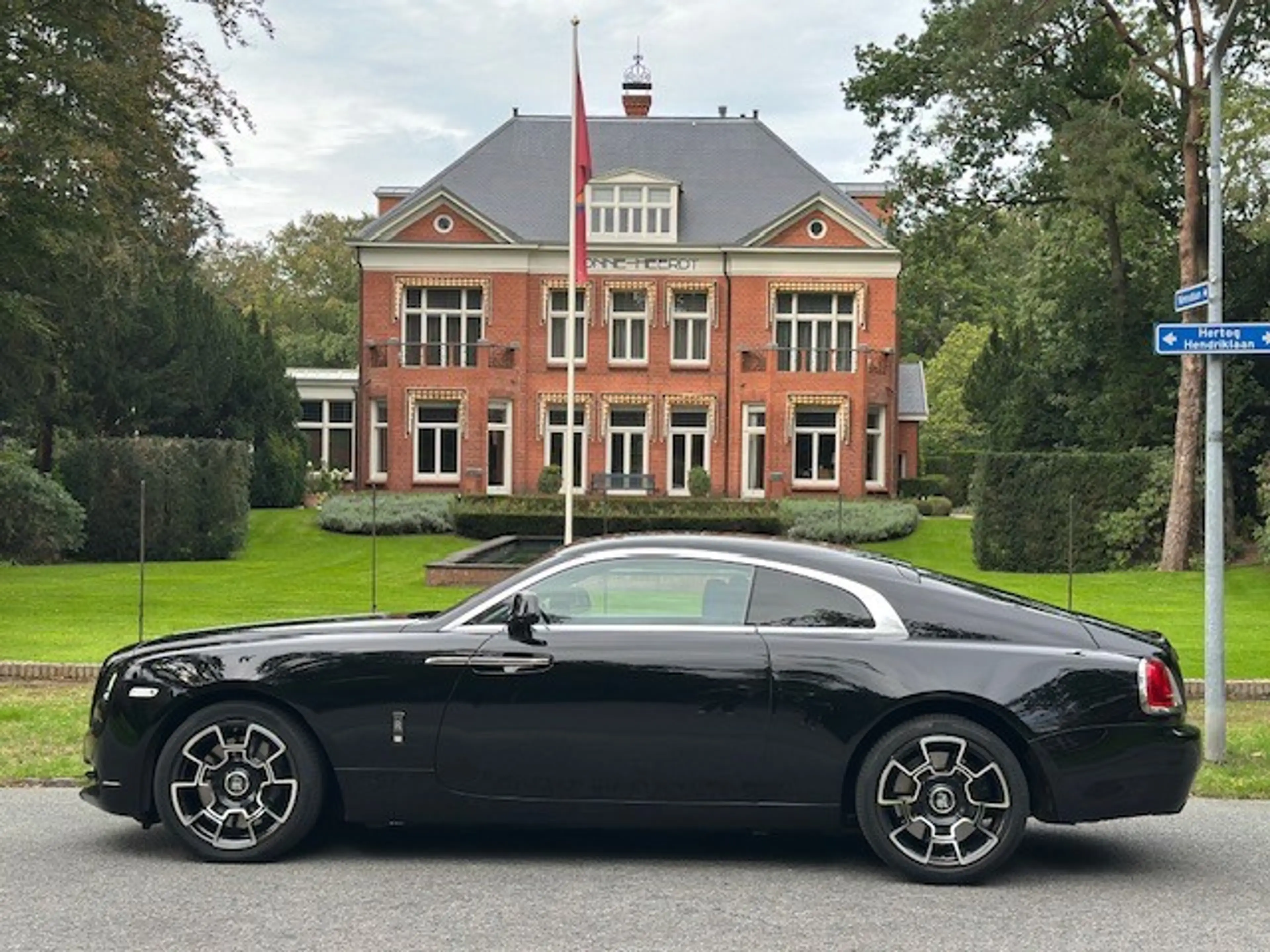 Rolls-Royce Wraith 6.6 V12 — photo 5