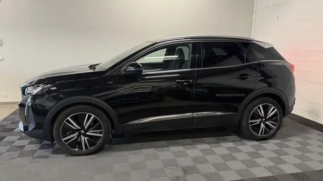 Peugeot 3008 view 3