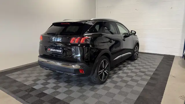 Peugeot 3008 view 4