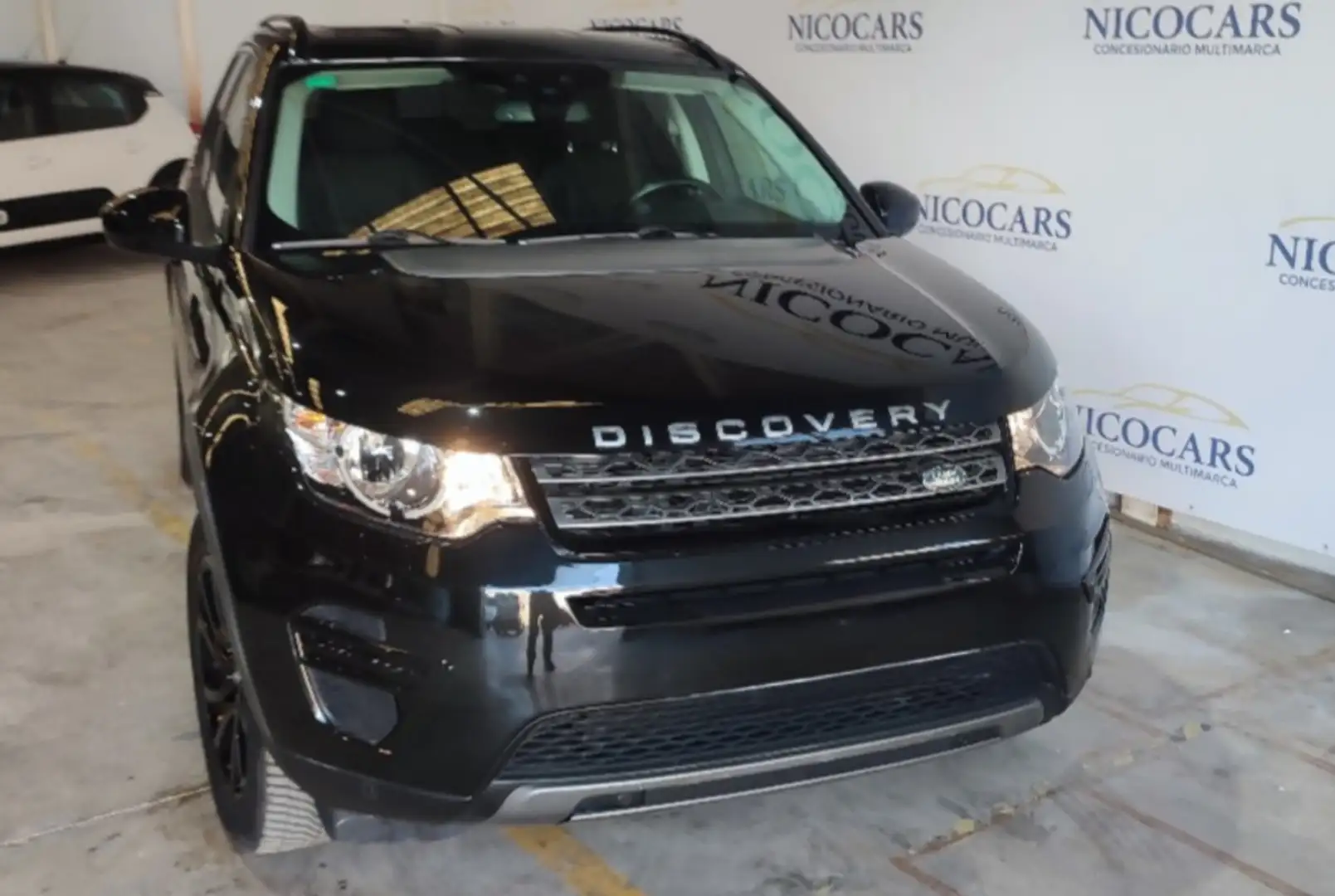 Land Rover Discovery Sport 2.0TD4 eCapability Pure 4x4 150 Negro - 2