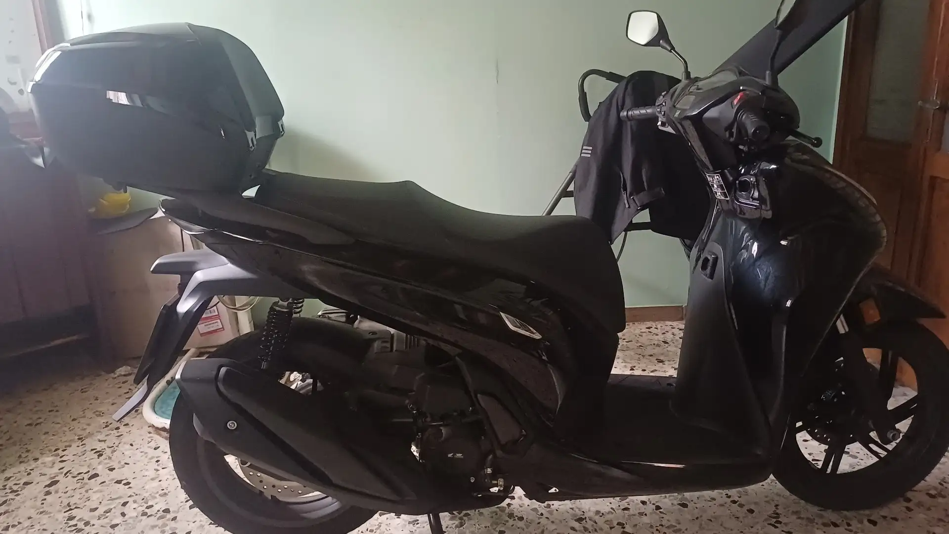 Honda SH 350i Czarny - 1