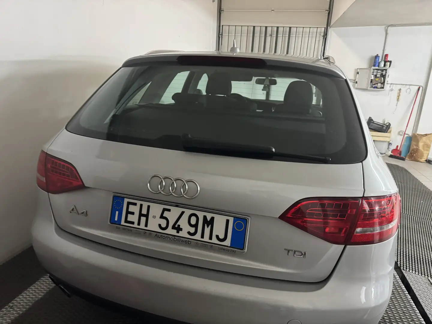 Audi A4 Avant 2.0 tdi Ambiente fap - 2