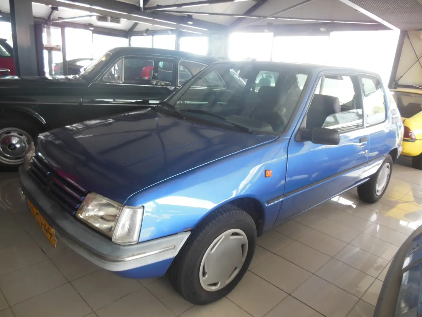 Peugeot 205 1.4 Génération Staat in De Krim Bleu - 1