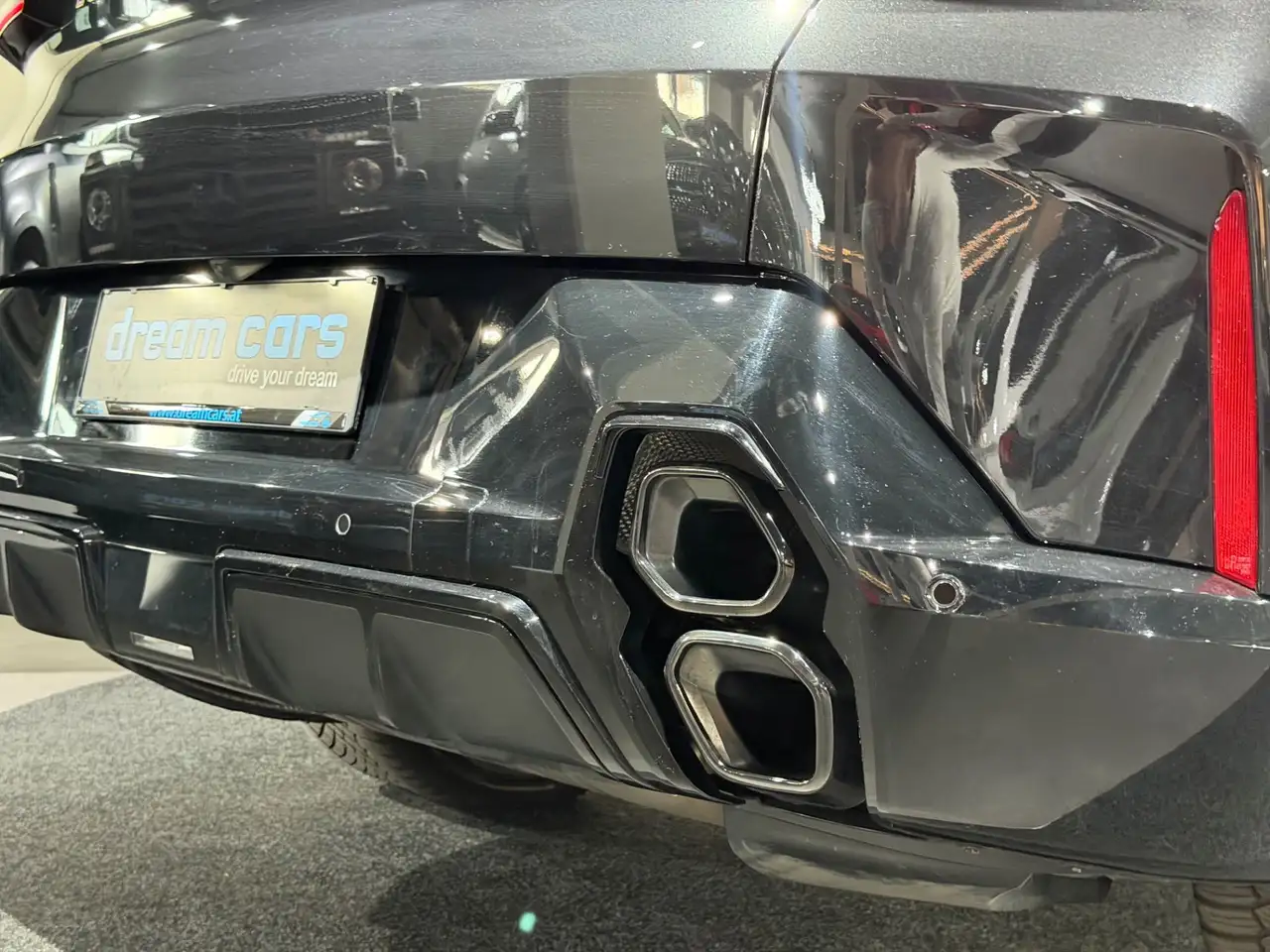 BMW XM / BOWERS WILKINS / DRIVING ASSIST PLUS / VOLL Bild 16
