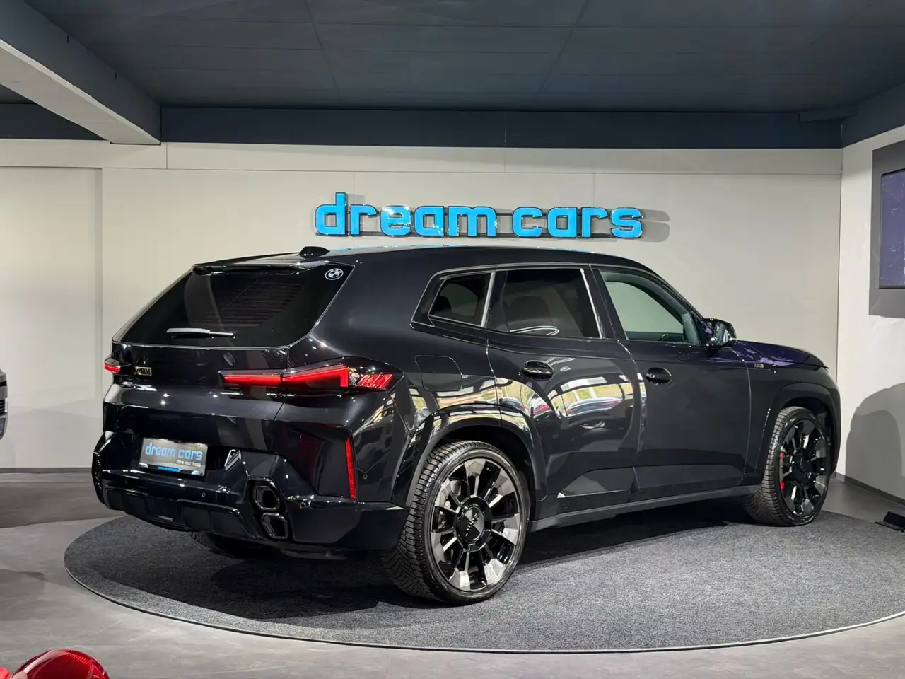 BMW XM / BOWERS WILKINS / DRIVING ASSIST PLUS / VOLL Bild 18