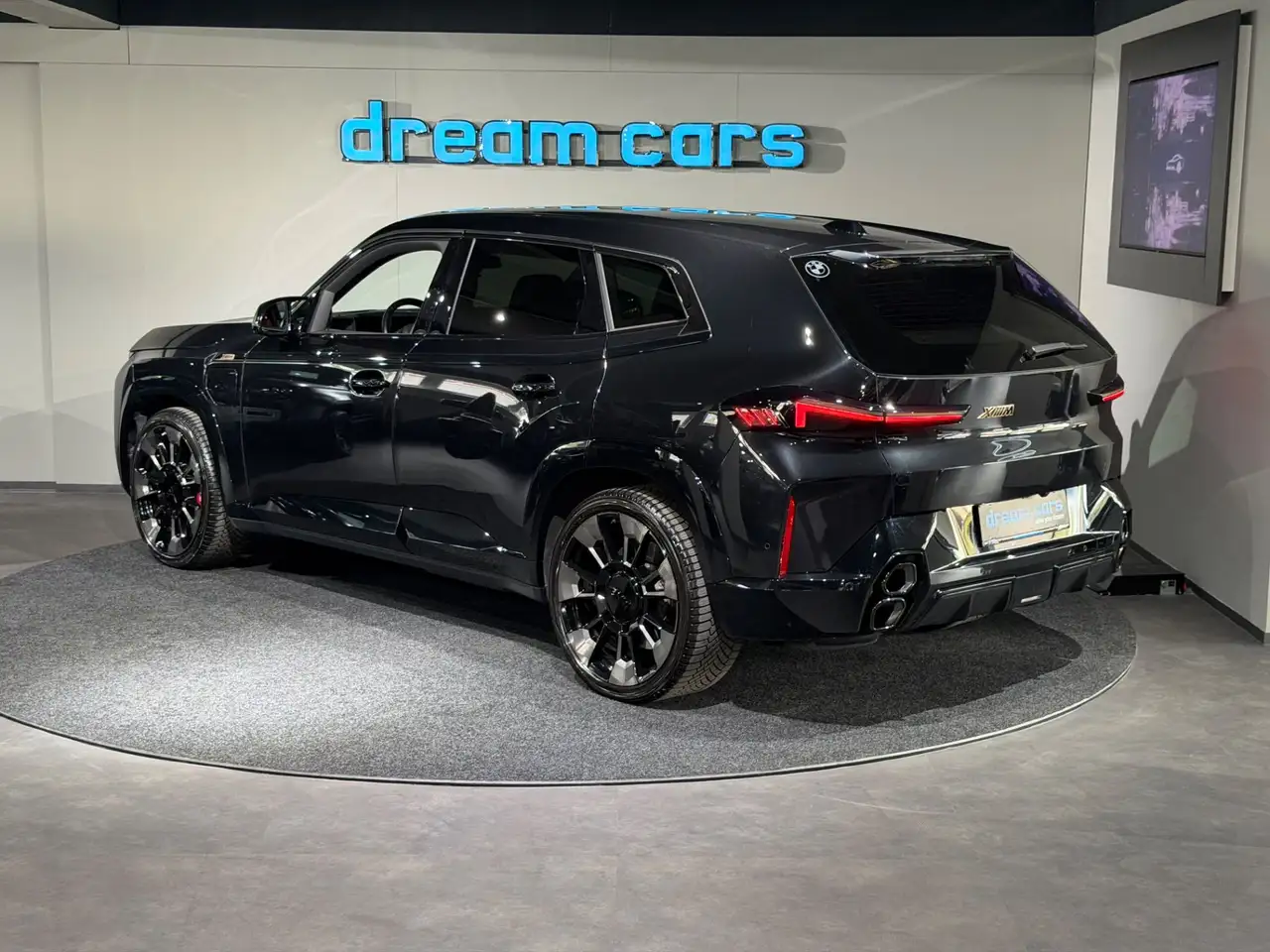 BMW XM / BOWERS WILKINS / DRIVING ASSIST PLUS / VOLL Bild 17