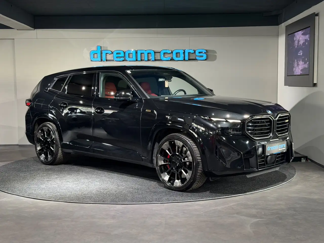 BMW XM / BOWERS WILKINS / DRIVING ASSIST PLUS / VOLL Bild 23