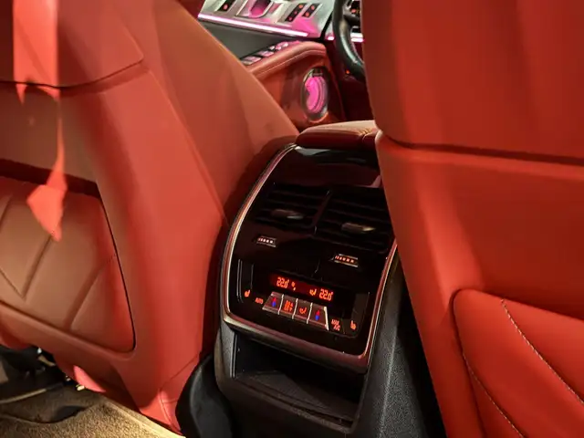 BMW XM / BOWERS WILKINS / DRIVING ASSIST PLUS / VOLL / Ansicht 30