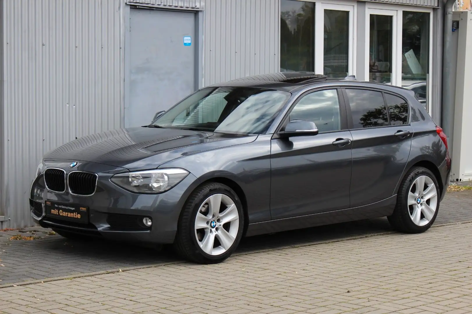 BMW 118 d Automatik+Navi+ESD+Klimaaut+PDC Grau - 1