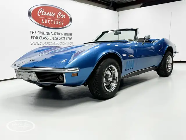 Chevrolet Corvette Stingray Convertible  - ONLINE AUCTION