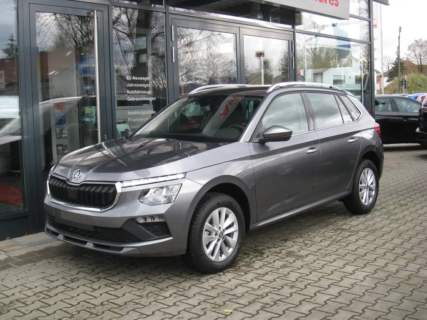 Skoda Kamiq 1.0TSI DSG SELECTION PLUS *el.HKL*ACC*KAMERA*App Grau - 2