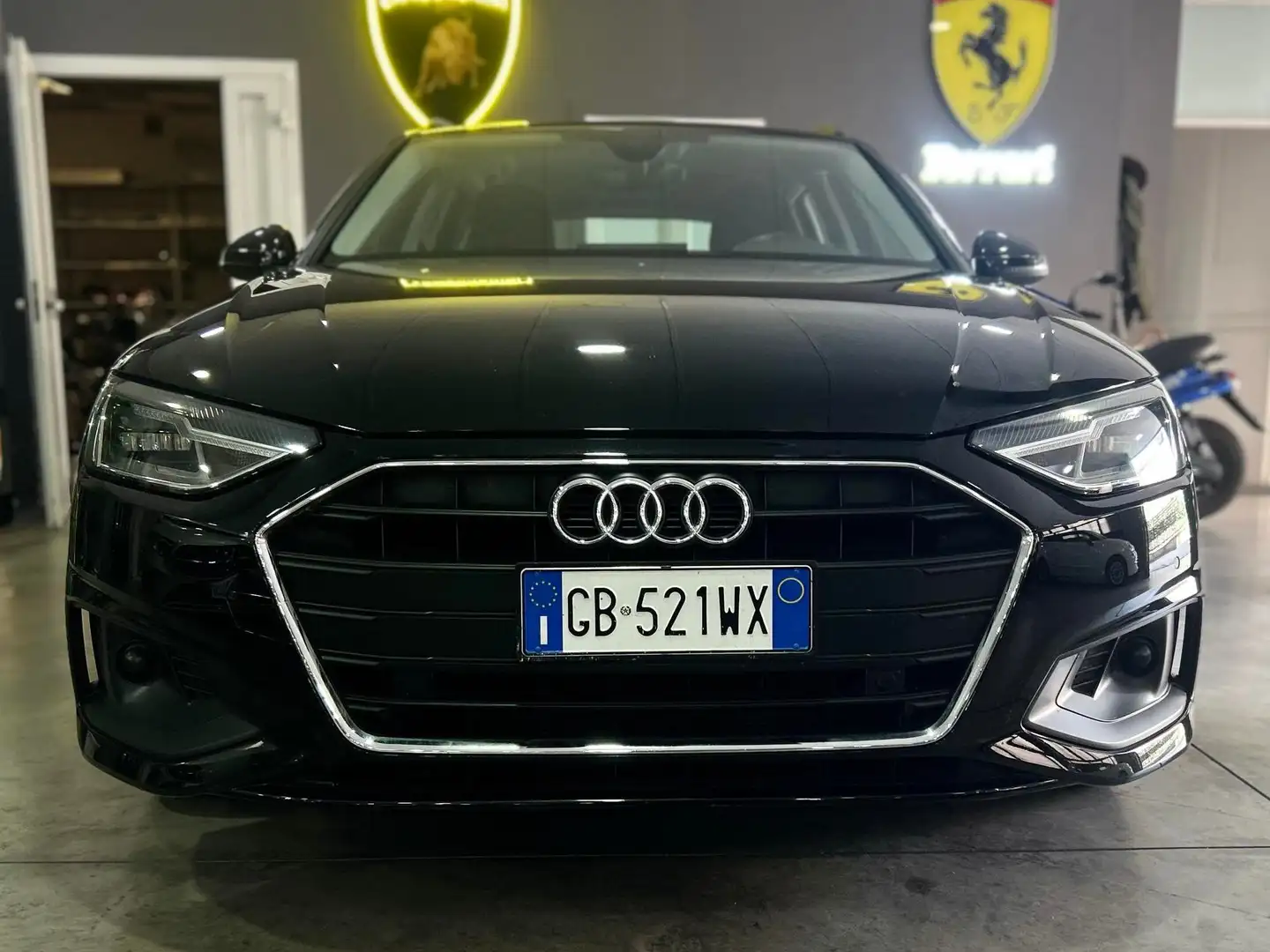 Audi A4 A4 Avant 35 2.0 tdi mhev s-tronic *APP *NAVI *PDC Noir - 1