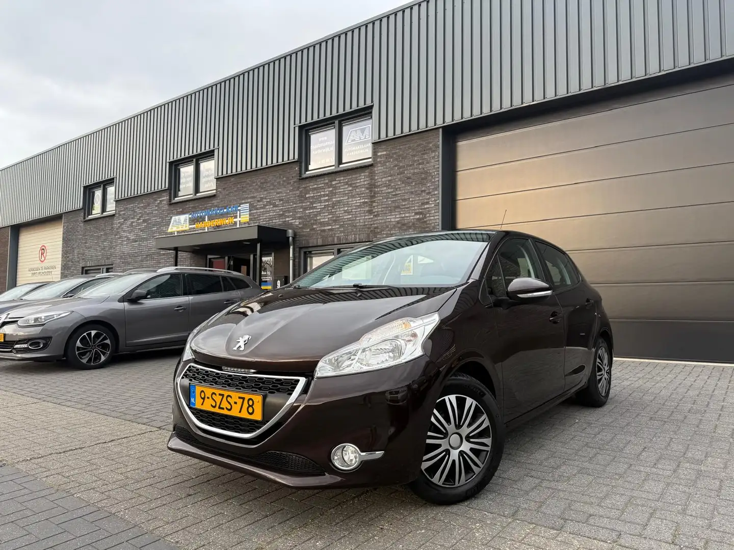 Peugeot 208 1.2 VTi Allure | 12MND GARANTIE | AIRCO | PANODAK Schwarz - 1
