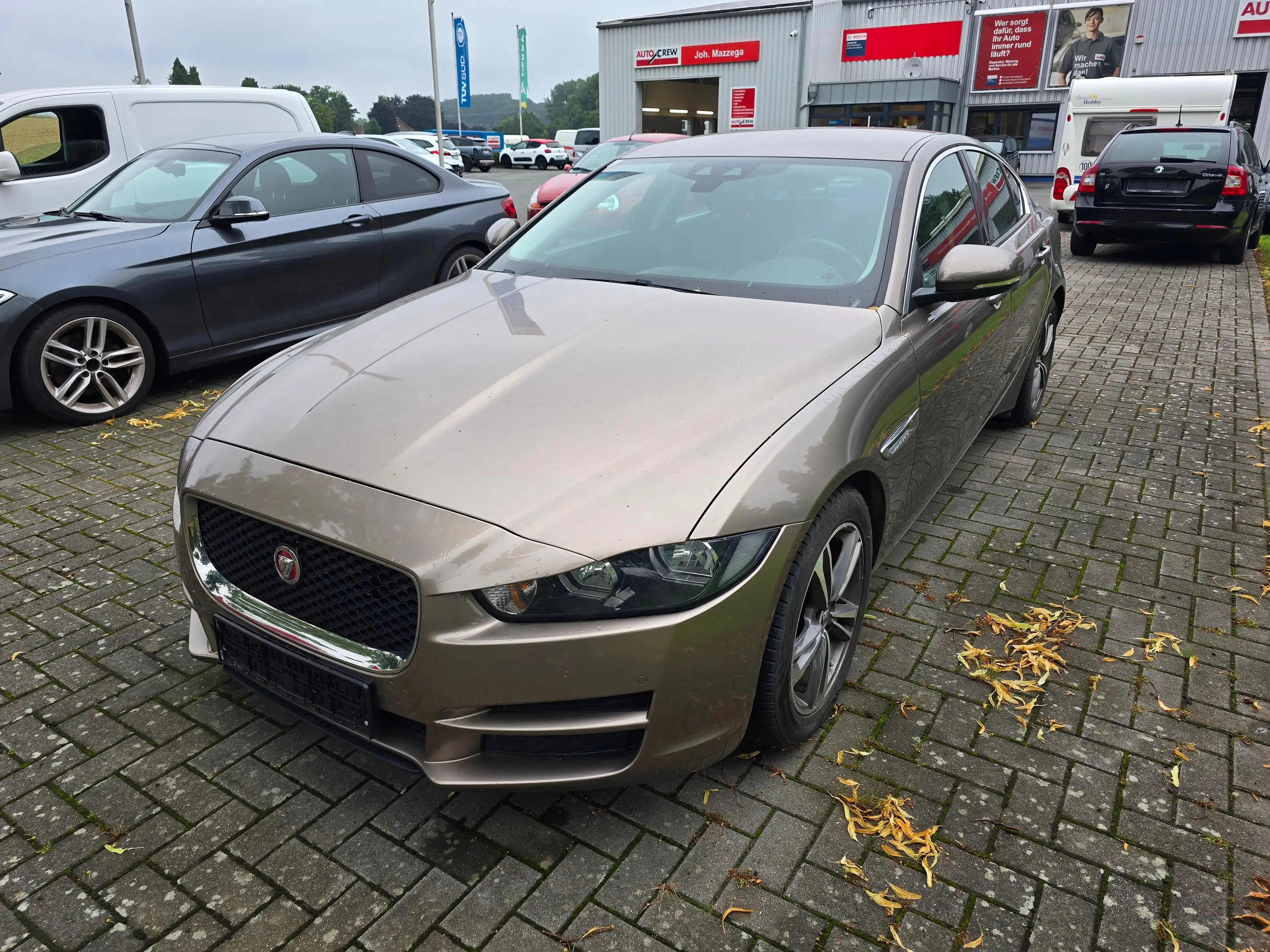 Jaguar XF Pure — photo 3