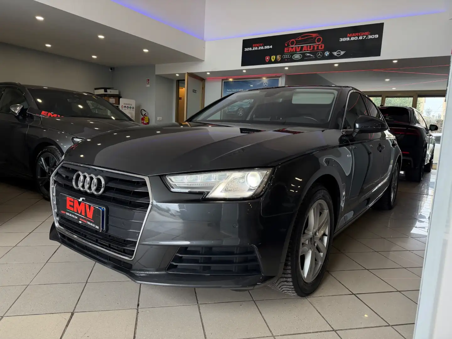 Audi A4 A4 2.0 TDI 150 CV Business Sport Grigio - 2