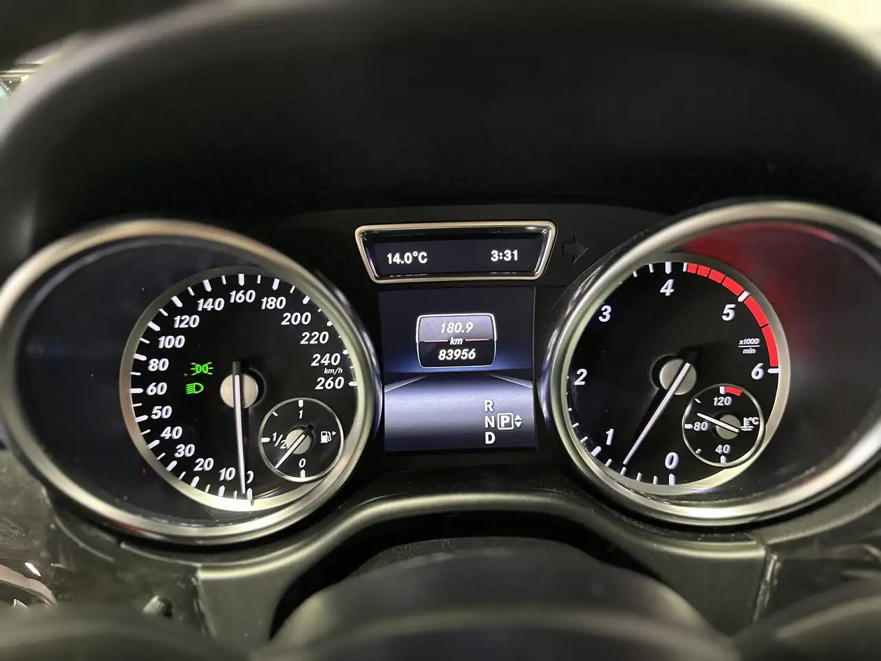 Mercedes-Benz M-Class снимка Mercedes-Benz M-Class