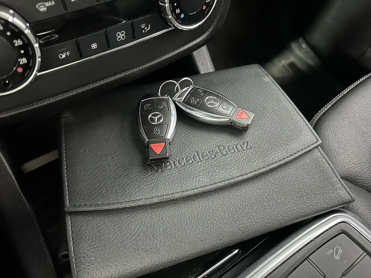 Mercedes-Benz M-Class снимка Mercedes-Benz M-Class